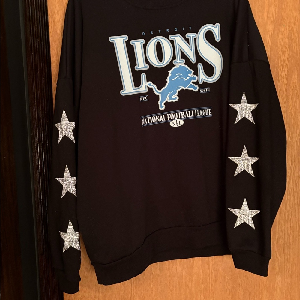 NFL Team Black Sweatshirt with Star Details, size XL